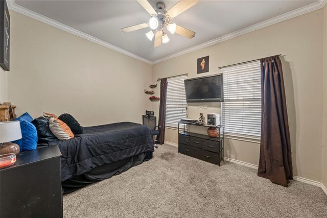 104 Flat Creek Drive, Robinson, TX 76706