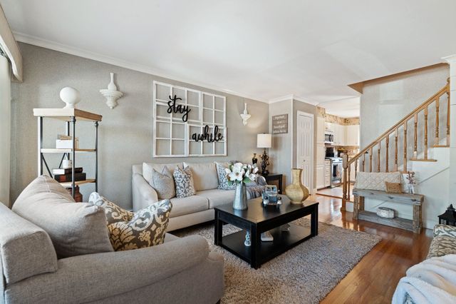 30 SUBURBIA DR, Jc, West Bergen, NJ 07305