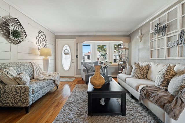 30 SUBURBIA DR, Jc, West Bergen, NJ 07305