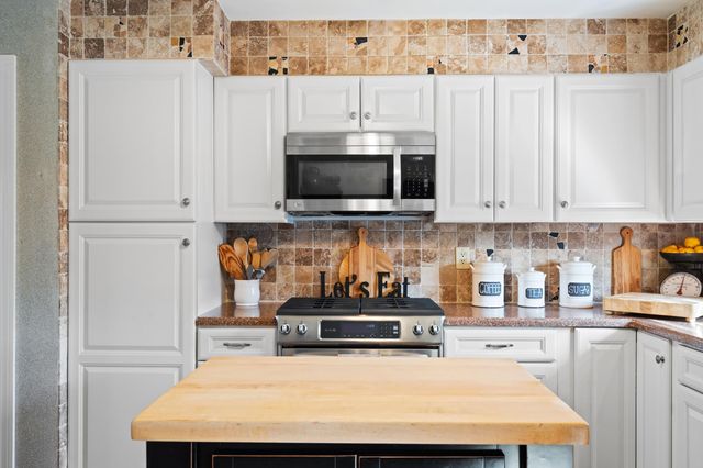 30 SUBURBIA DR, Jc, West Bergen, NJ 07305