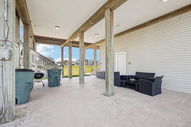 18423 Shaman Drive, Galveston, TX 77554