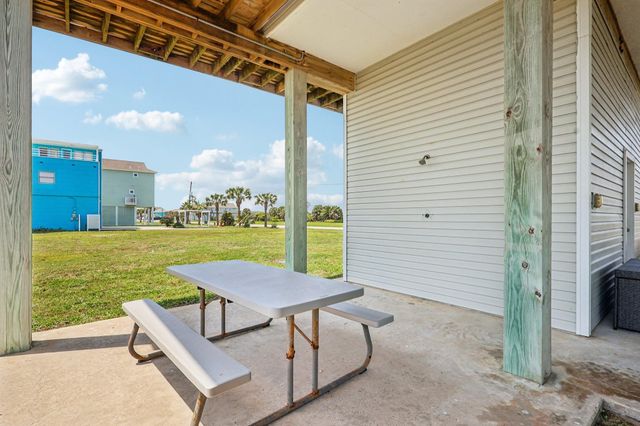 18423 Shaman Drive, Galveston, TX 77554