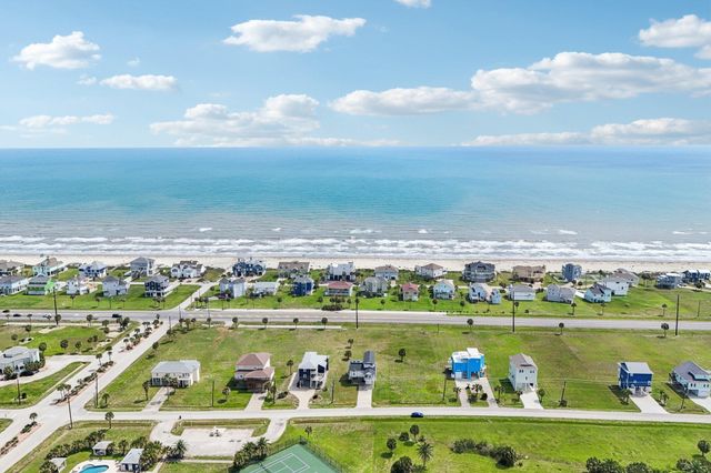 18423 Shaman Drive, Galveston, TX 77554