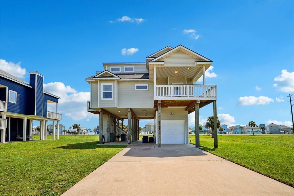 18423 Shaman Drive, Galveston, TX 77554
