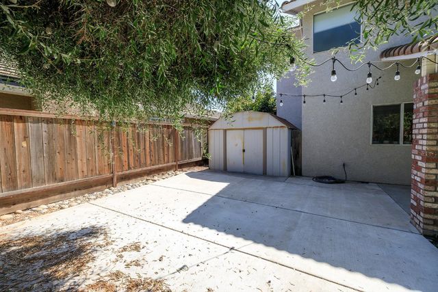 1045 Cedar Ridge Dr, Turlock, CA 95382