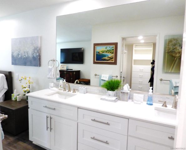 1115 Pearl Street 6, La Jolla, CA 92037