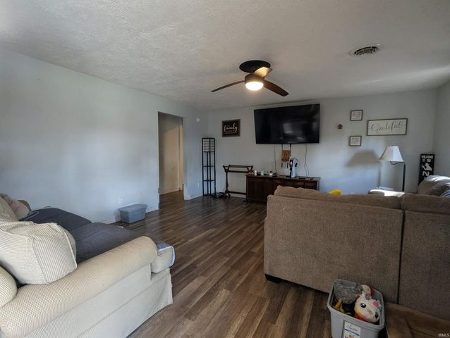 18189 State Road 331, Tippecanoe, IN 46570