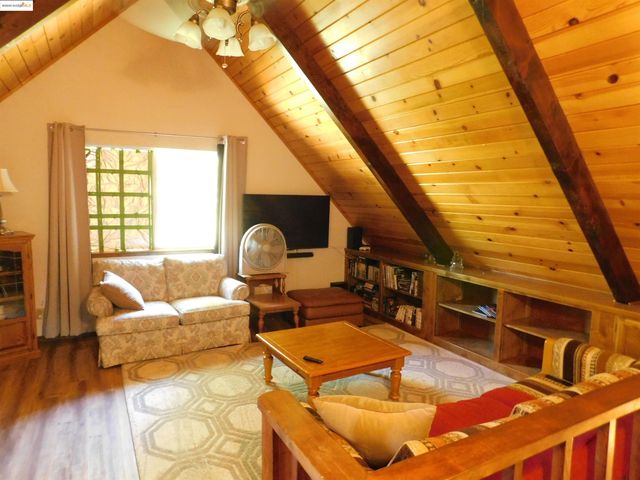 20704 Point View, Groveland, CA 95321