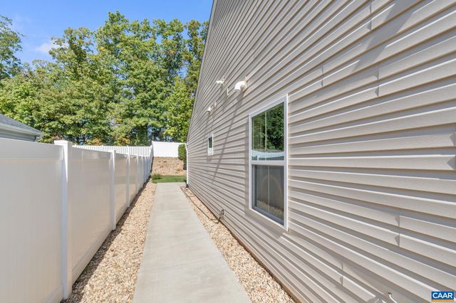 27 PINE KNOT DR, Palmyra, VA 22963