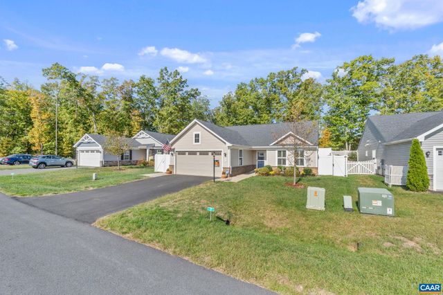 27 PINE KNOT DR, Palmyra, VA 22963