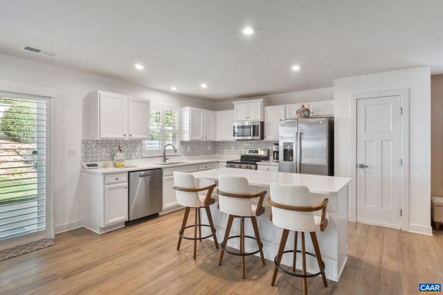 27 PINE KNOT DR, Palmyra, VA 22963