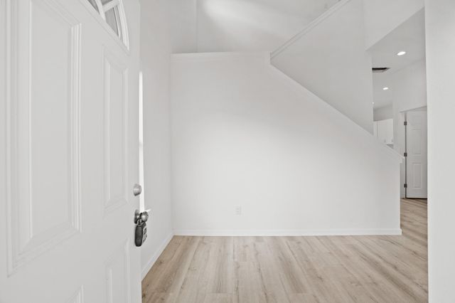 13902 Leabrandon Lane, Houston, TX 77045