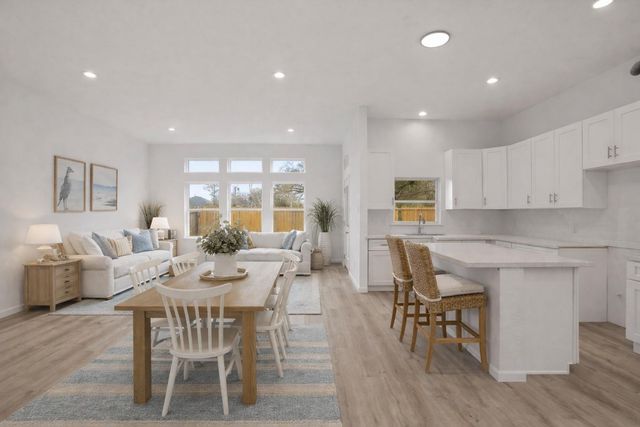 13902 Leabrandon Lane, Houston, TX 77045