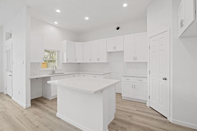 13902 Leabrandon Lane, Houston, TX 77045