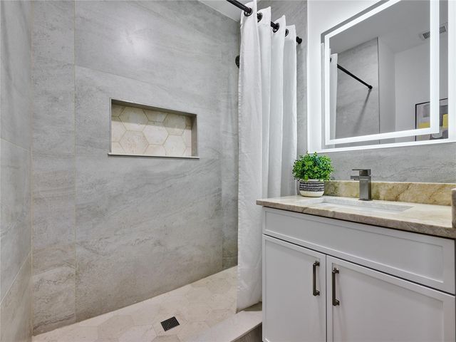 5209 2ND AVENUE N, St Petersburg, FL 33710