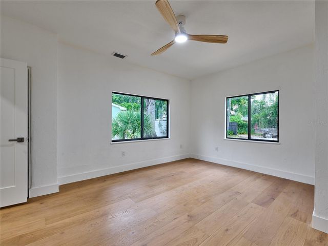 5209 2ND AVENUE N, St Petersburg, FL 33710