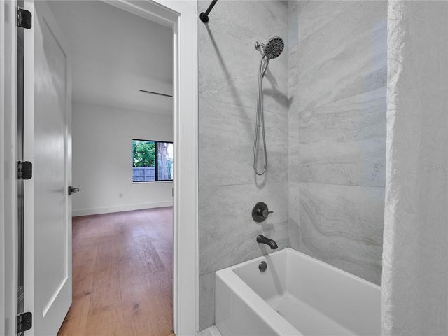 5209 2ND AVENUE N, St Petersburg, FL 33710