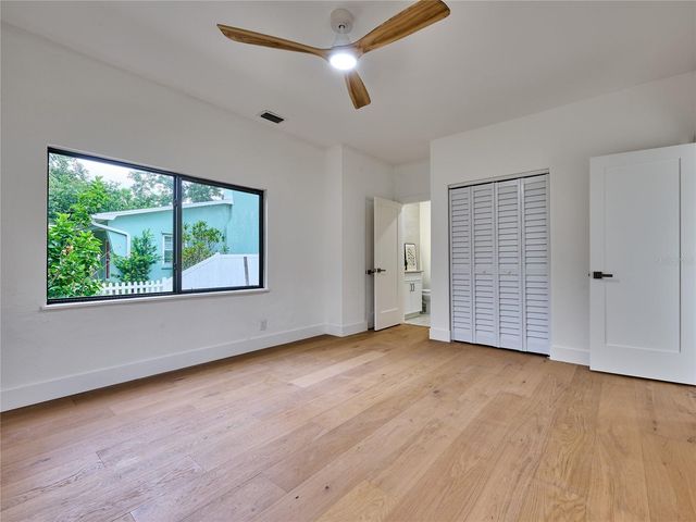 5209 2ND AVENUE N, St Petersburg, FL 33710
