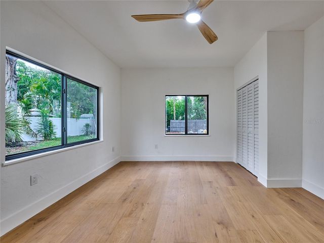 5209 2ND AVENUE N, St Petersburg, FL 33710