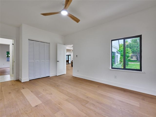 5209 2ND AVENUE N, St Petersburg, FL 33710