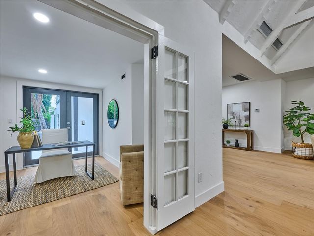 5209 2ND AVENUE N, St Petersburg, FL 33710