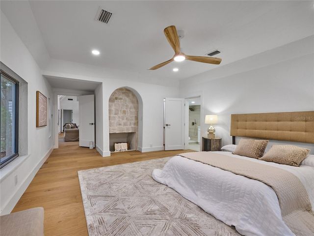 5209 2ND AVENUE N, St Petersburg, FL 33710