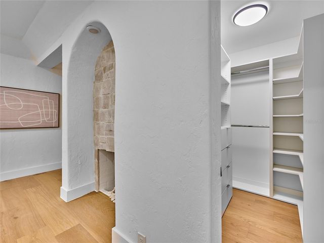 5209 2ND AVENUE N, St Petersburg, FL 33710