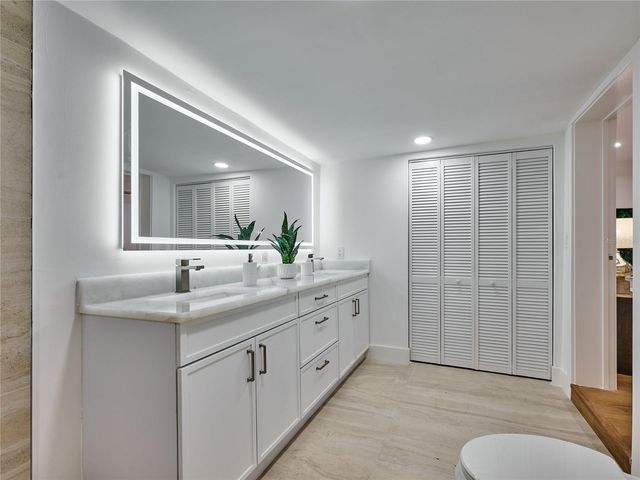 5209 2ND AVENUE N, St Petersburg, FL 33710