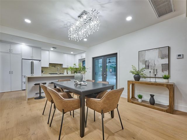5209 2ND AVENUE N, St Petersburg, FL 33710