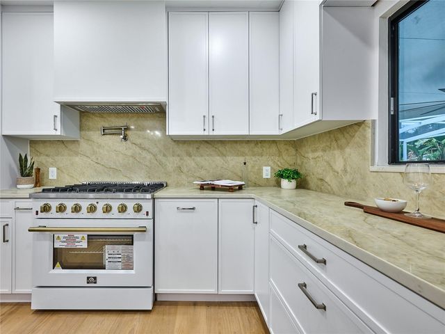 5209 2ND AVENUE N, St Petersburg, FL 33710