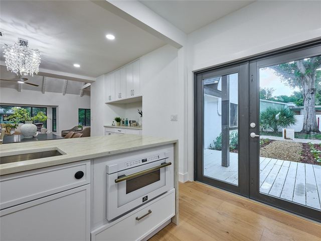 5209 2ND AVENUE N, St Petersburg, FL 33710