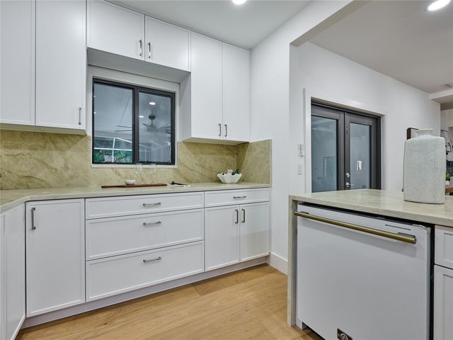 5209 2ND AVENUE N, St Petersburg, FL 33710
