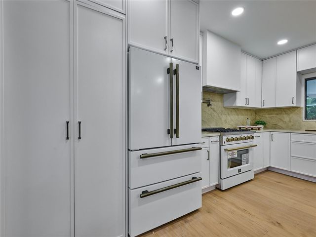 5209 2ND AVENUE N, St Petersburg, FL 33710