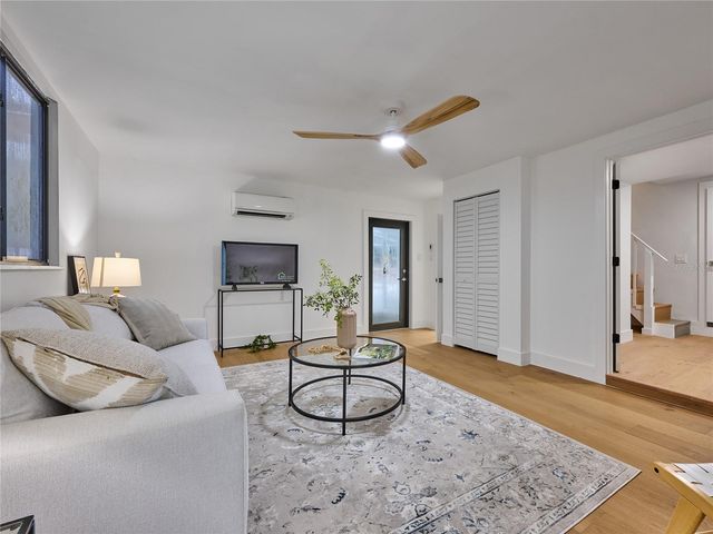 5209 2ND AVENUE N, St Petersburg, FL 33710