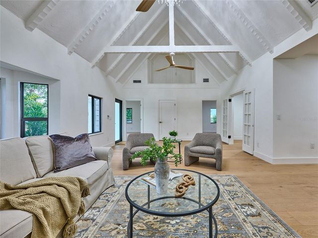 5209 2ND AVENUE N, St Petersburg, FL 33710