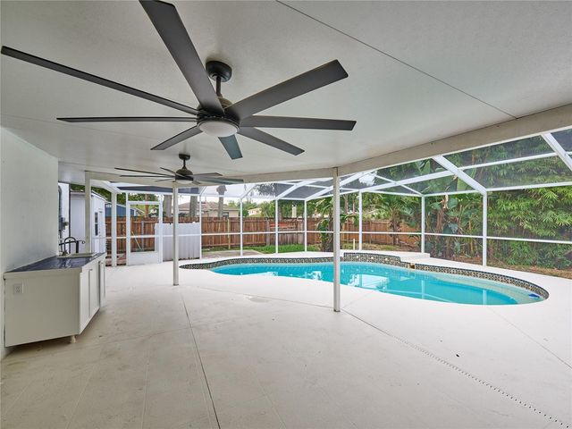 5209 2ND AVENUE N, St Petersburg, FL 33710