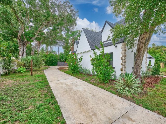 5209 2ND AVENUE N, St Petersburg, FL 33710