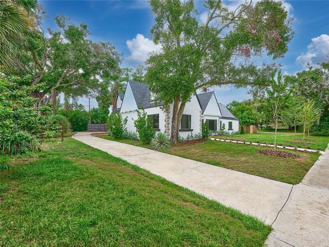 5209 2ND AVENUE N, St Petersburg, FL 33710