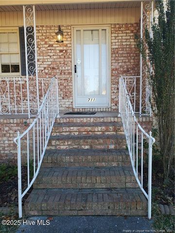 711 Goodyear Drive, Spring Lake, NC 28390