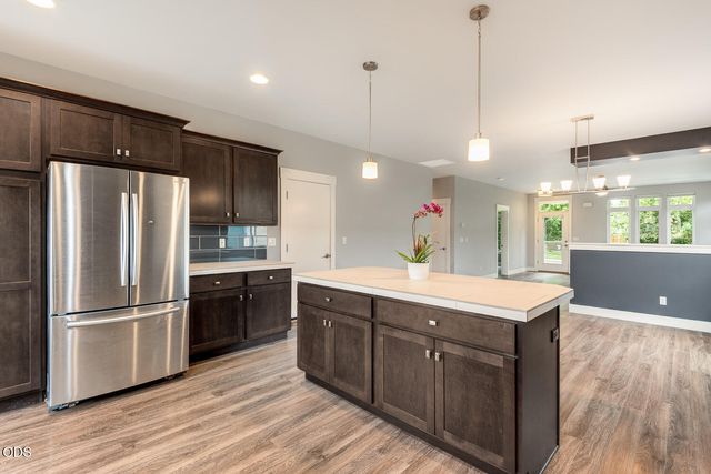 2801 NE Great Horned Place, Bend, OR 97701