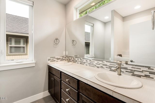 2801 NE Great Horned Place, Bend, OR 97701