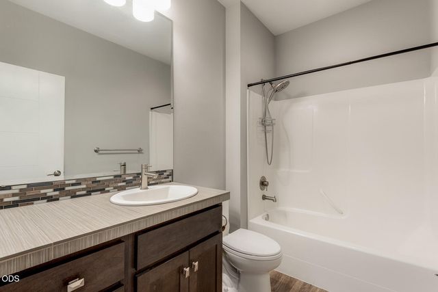 2801 NE Great Horned Place, Bend, OR 97701