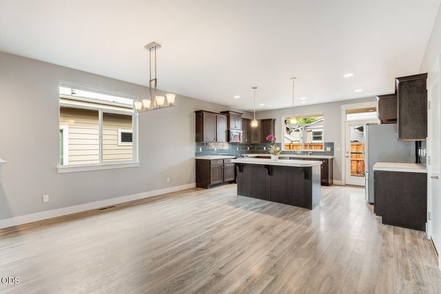 2801 NE Great Horned Place, Bend, OR 97701