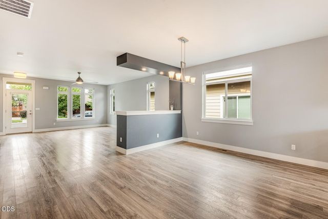 2801 NE Great Horned Place, Bend, OR 97701