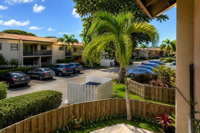 240 W Park Dr 205-4, Miami, FL 33172