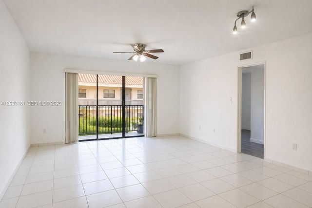 240 W Park Dr 205-4, Miami, FL 33172