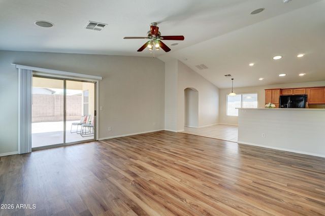 319 W Holstein Trail, San Tan Valley, AZ 85143