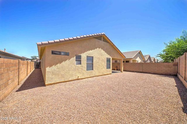 319 W Holstein Trail, San Tan Valley, AZ 85143