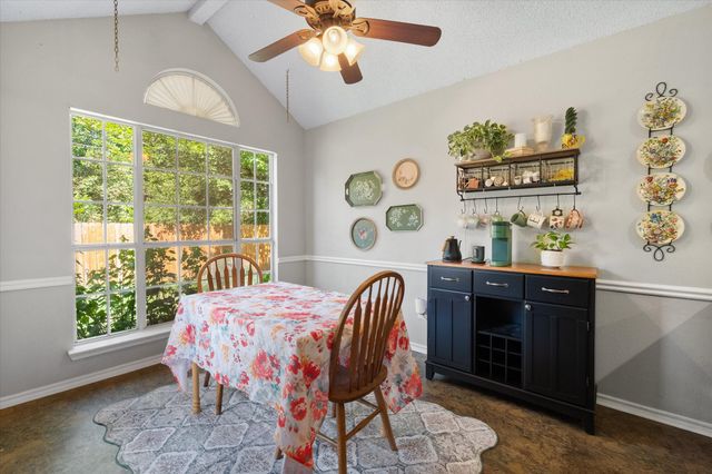 2818 Glen Ridge Drive, Arlington, TX 76016