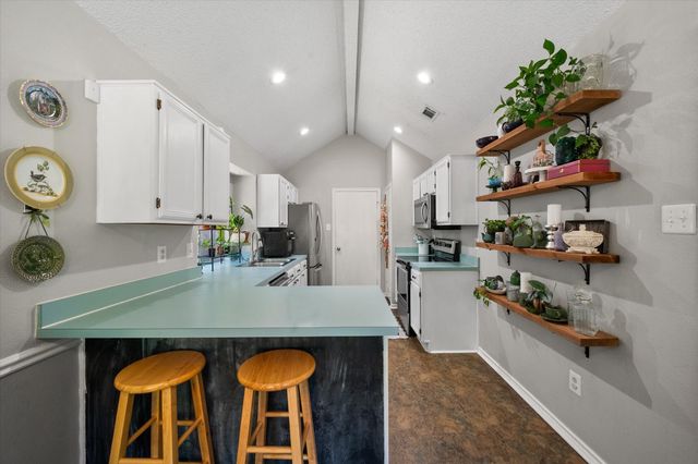 2818 Glen Ridge Drive, Arlington, TX 76016